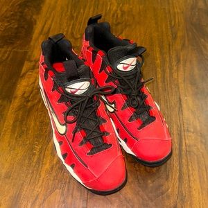 US 8.5 Red white & Black Nike Air Nomo Max 1’s